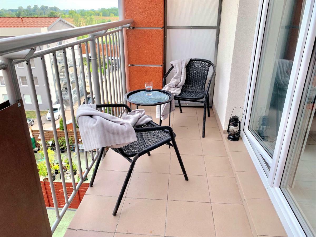 2-Room Apartment นอวือ ดวูร์ มาซอเวียซกี ภายนอก รูปภาพ